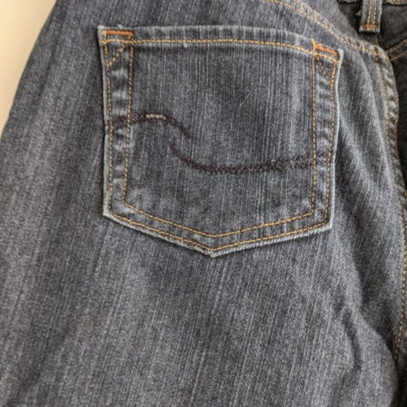 Levi's Signature Low Rise Bootcut Jeans Sz 8 Short - Picture 3 of 9